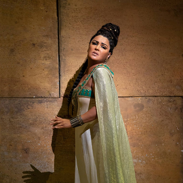 آنا نيتريبكو