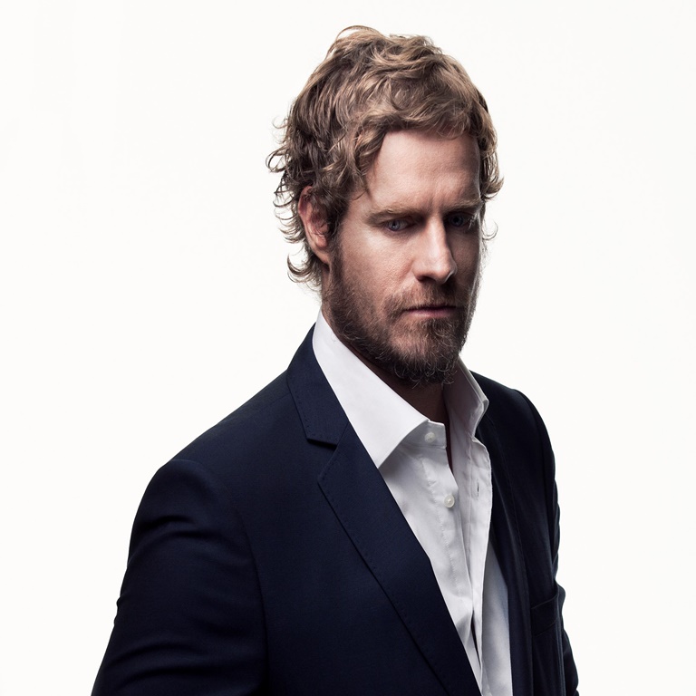 أرنو كارستينز أرنو كارستينز