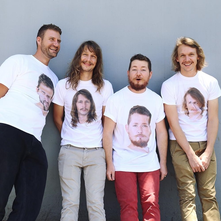 ديزموند اند ذا توتوز ديزموند اند ذا توتوز