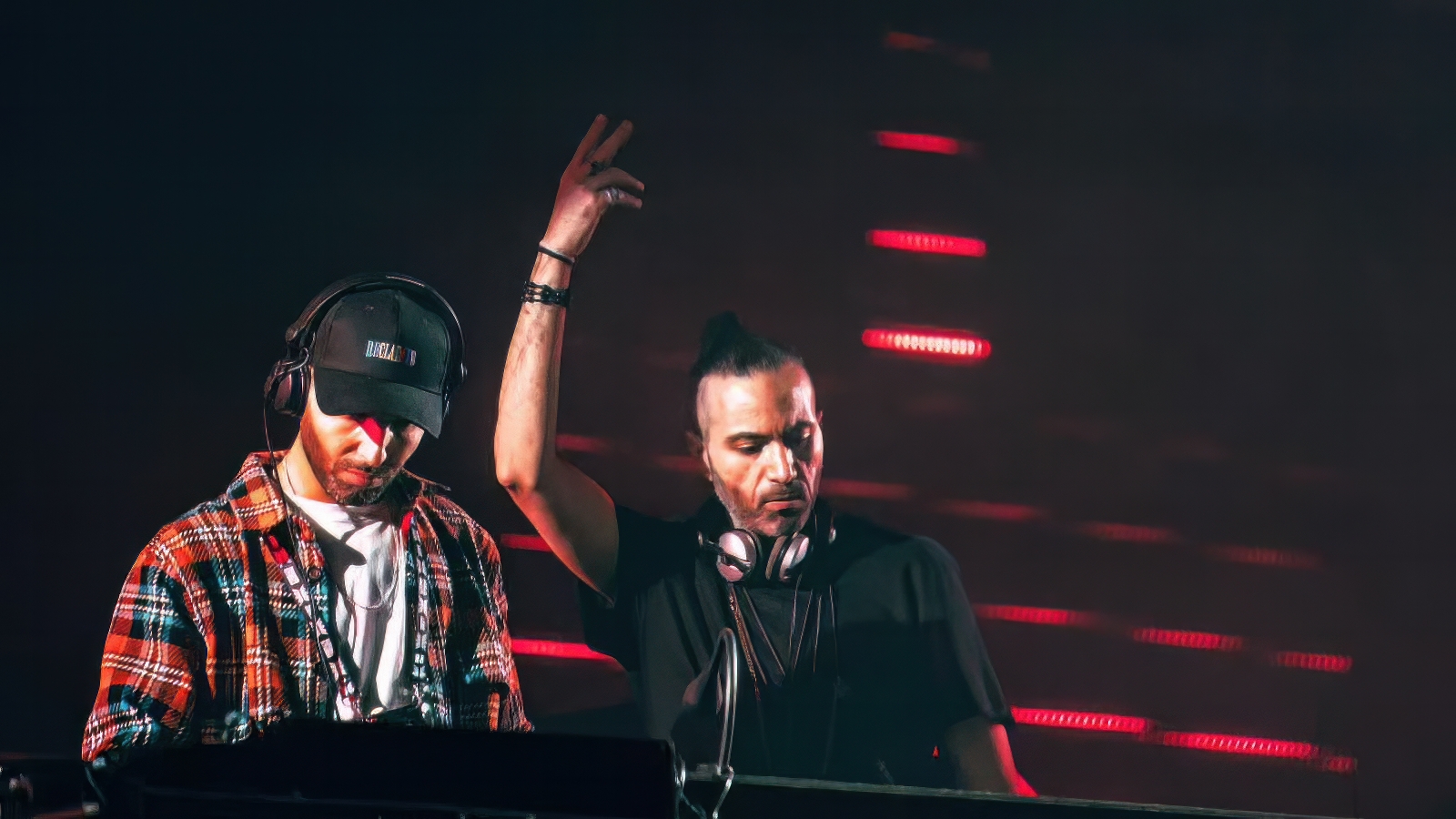 هاتس آند كلابس