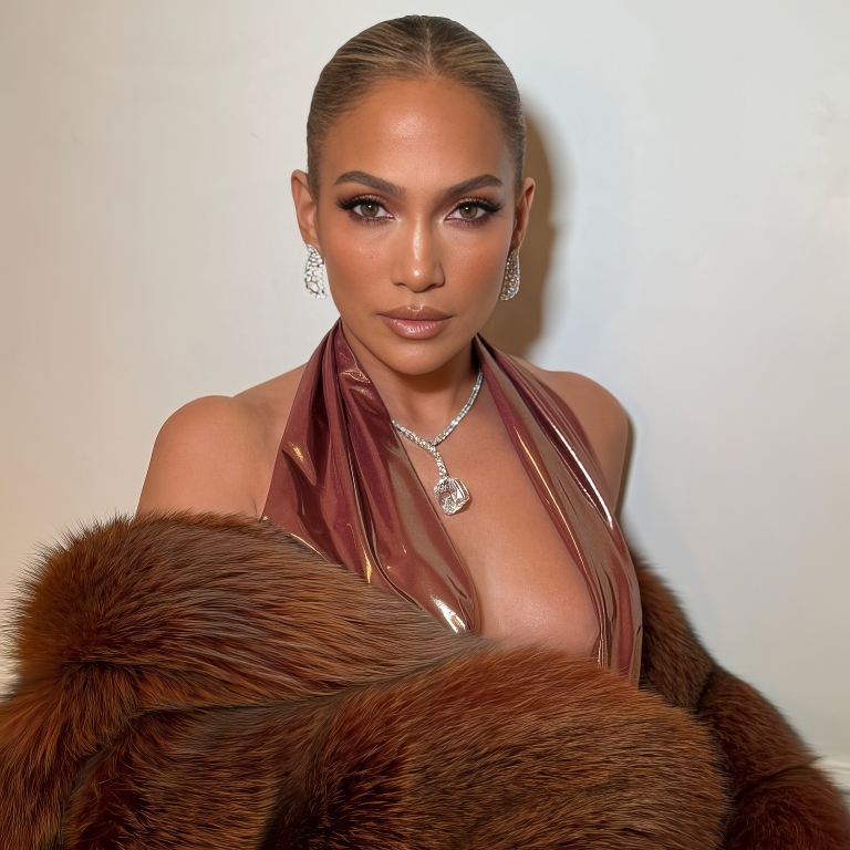 Jennifer Lopez (JLO)