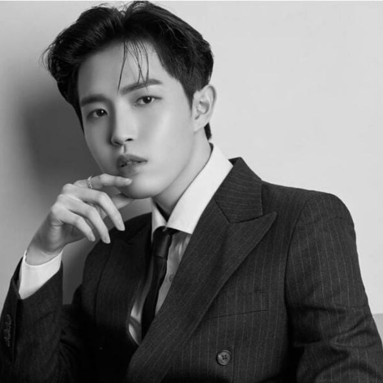 Kim Jae Hwan 김재환 Kim Jae Hwan 김재환