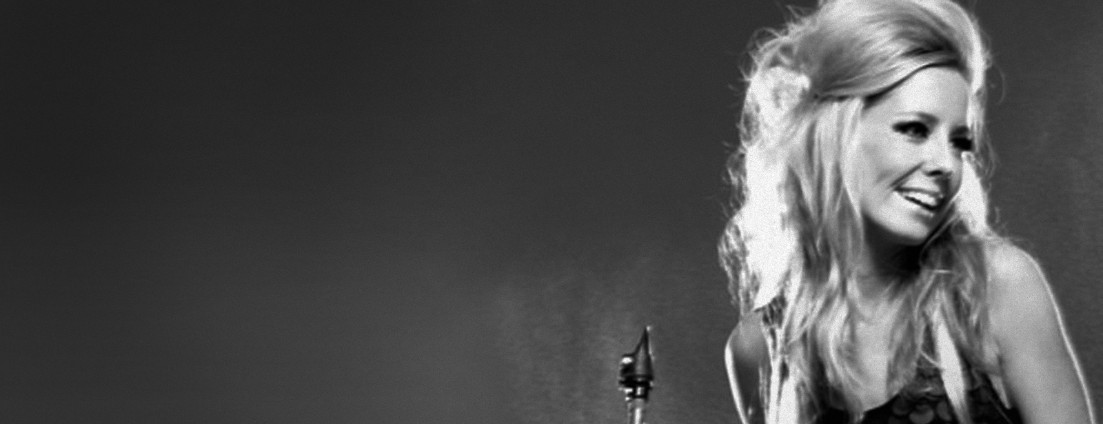 لافلي لورا لافلي لورا