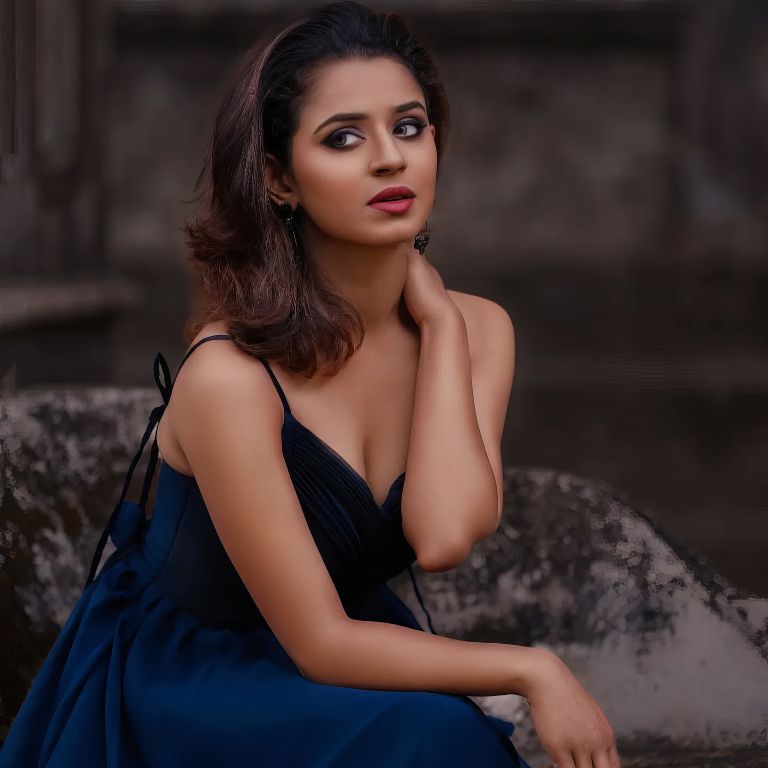 Meenakshi (Meenakshi Raveendran)