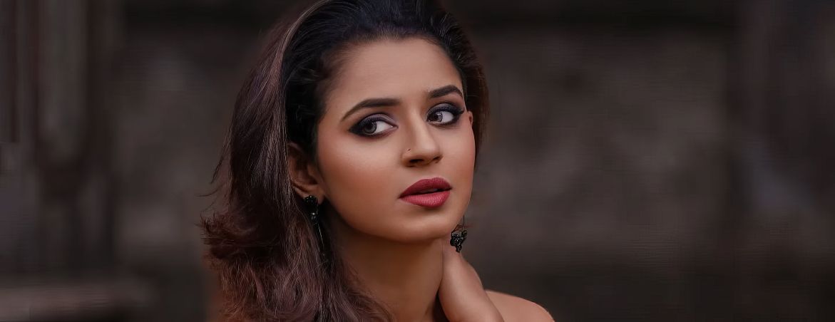 Meenakshi (Meenakshi Raveendran)