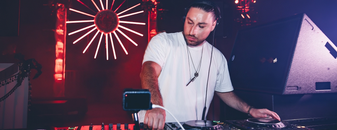 Patrik Khach Patrik Khach