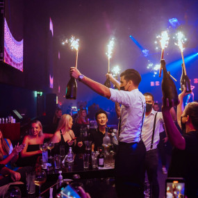 BLACK presents NOIR w/ Yann Turner & DJ Slim in Dubai: Gallery Photo zgy7yz