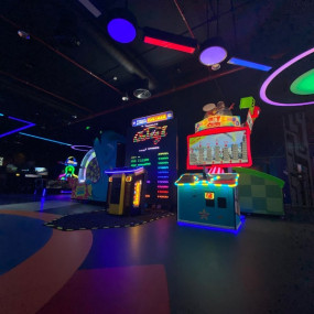 zov14n استديو الصور :الرياض في بلانت اكس