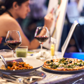 ARTfem guided painting workshop in Dubai : Galerie de photos 3xpv1z