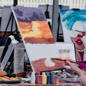 Paint & Sip in Dubai: Gallery Photo zo1e4n
