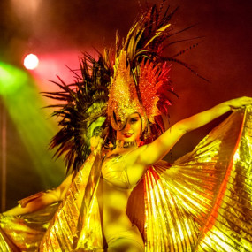 3qyren استديو الصور :دبي في نادي كابريه لندن