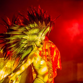 3yeyqz استديو الصور :دبي في نادي كابريه لندن