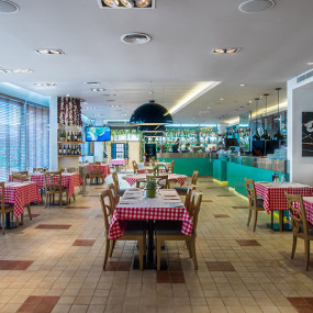 34558z استديو الصور :دبي في Valentine’s Special Dinner in Al Dente