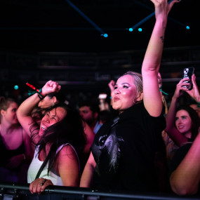 zoe7b3 استديو الصور :دبي في أمسية لا تتكرر، تجمع النجمين أفروجاك وستيف أوكي في دبي