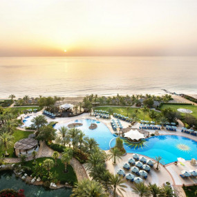 Le Meridien Al Aqah Beach Resort - Daycation with Beach and Pool Access in Fujairah : Galerie de photos z91rr7