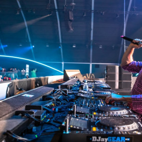 3b8ekm استديو الصور :الرياض في مدل بيست ساوندستورم 2022 في الرياض