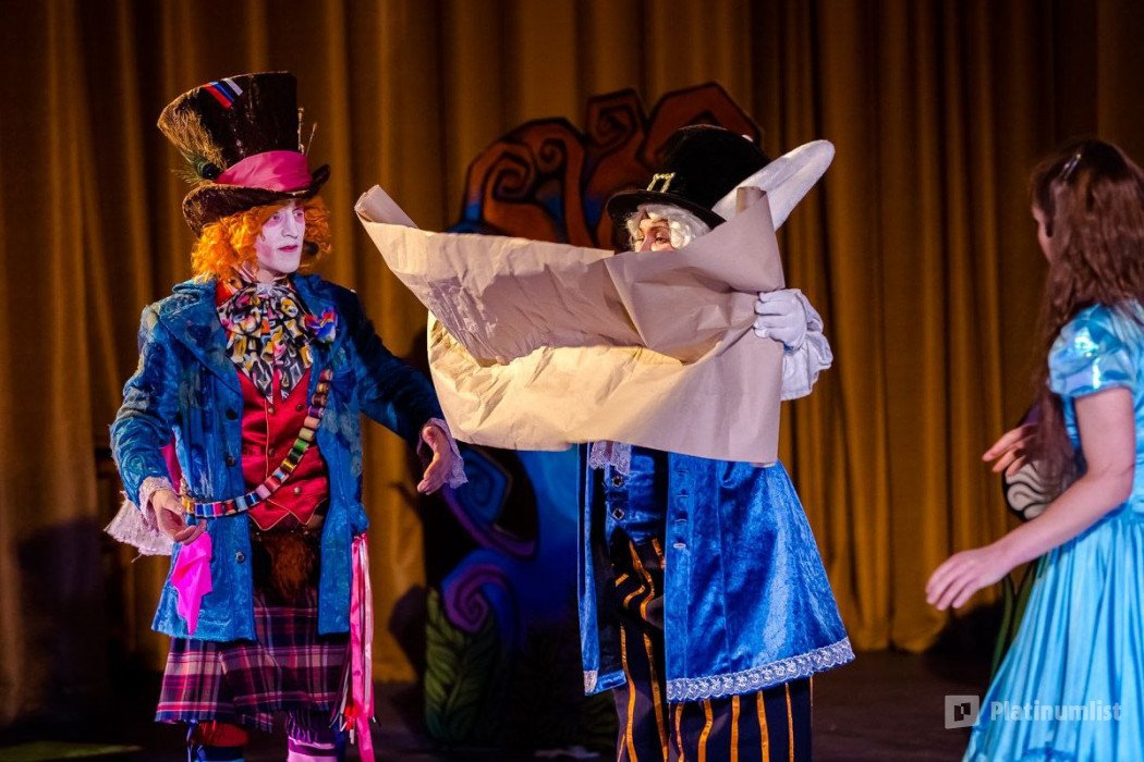 3qber8 استديو الصور :دبي في New Year in Wonderland - Новый год в Стране Чудес