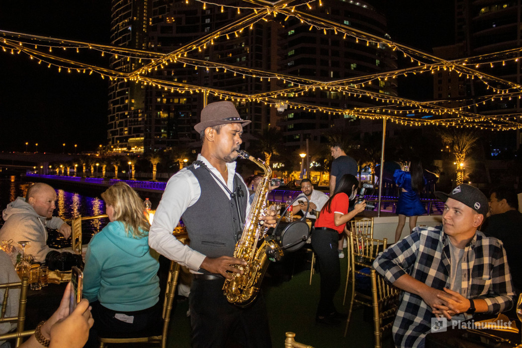 Dubai Marina Sunset Cruise with Live Music & Open Bar in Dubai : Galerie de photos 3pe8k0