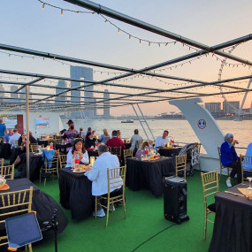 Photo de Dubai Marina Sunset Cruise with Live Music & Open Bar dans Dubai : Galerie Photo 3x8k4d