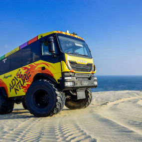 Monster Bus Desert Adventure Tour in Doha: Gallery Photo 38vpeq