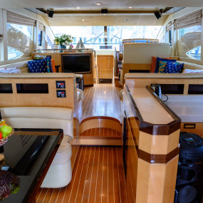 35xy4z استديو الصور :دبي في GENESIS Private Luxury Yacht Cruise