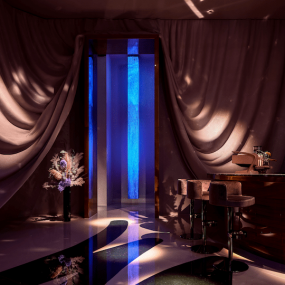 IMAGINARY FUTURE Show in KRASOTA Restaurant in Dubai: Gallery Photo 3pey90