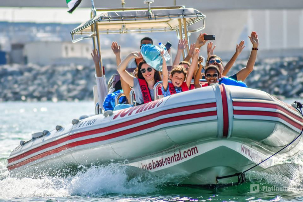 zgk76r استديو الصور :دبي في قوارب الحب في دبي