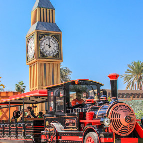 zv5rb8 استديو الصور :الشارقة في حدائق المنتزه - جزيرة الأساطير