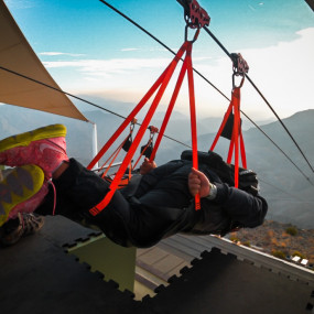 3jk7gj استديو الصور :رأس الخيمة في جبل جيس - أطول مسار إنزلاقي في العالم