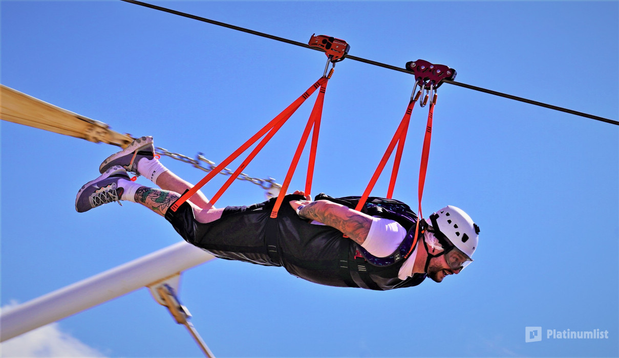 3x824m استديو الصور :رأس الخيمة في جبل جيس - أطول مسار إنزلاقي في العالم