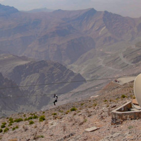 zw52dp استديو الصور :رأس الخيمة في جولة منزلقات جبل جيس