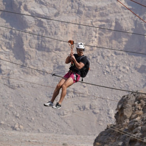 zm47ow استديو الصور :رأس الخيمة في جولة منزلقات جبل جيس