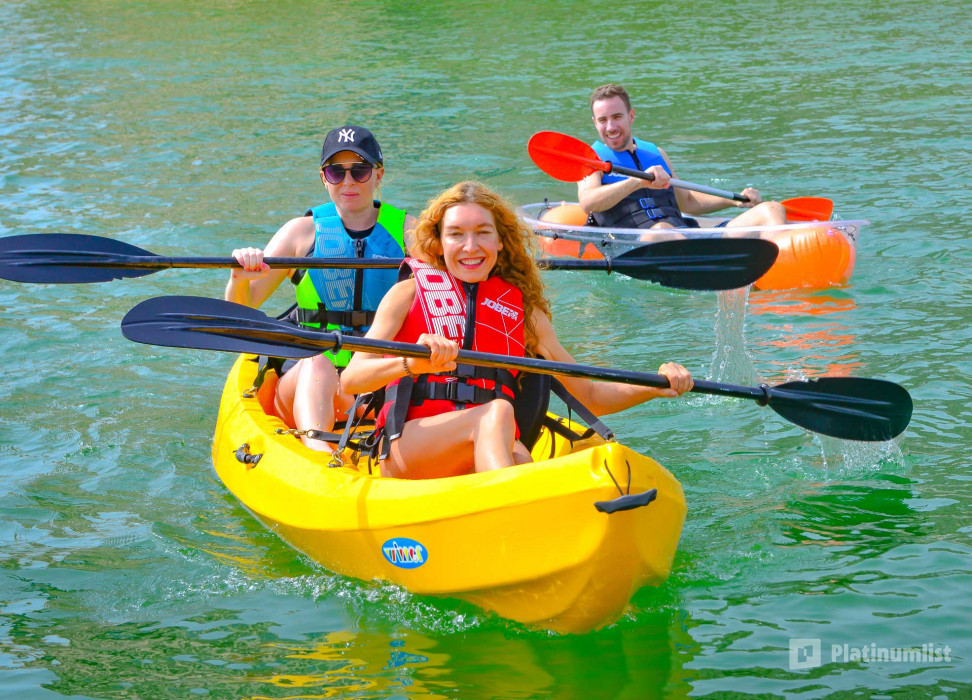 zgk7b7 استديو الصور :دبي في جولة بقوارب «الكاياك» في نخلة جميرا