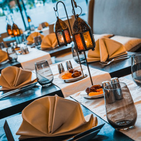 93poyn استديو الصور :دبي في Ramadan at Steigenberger