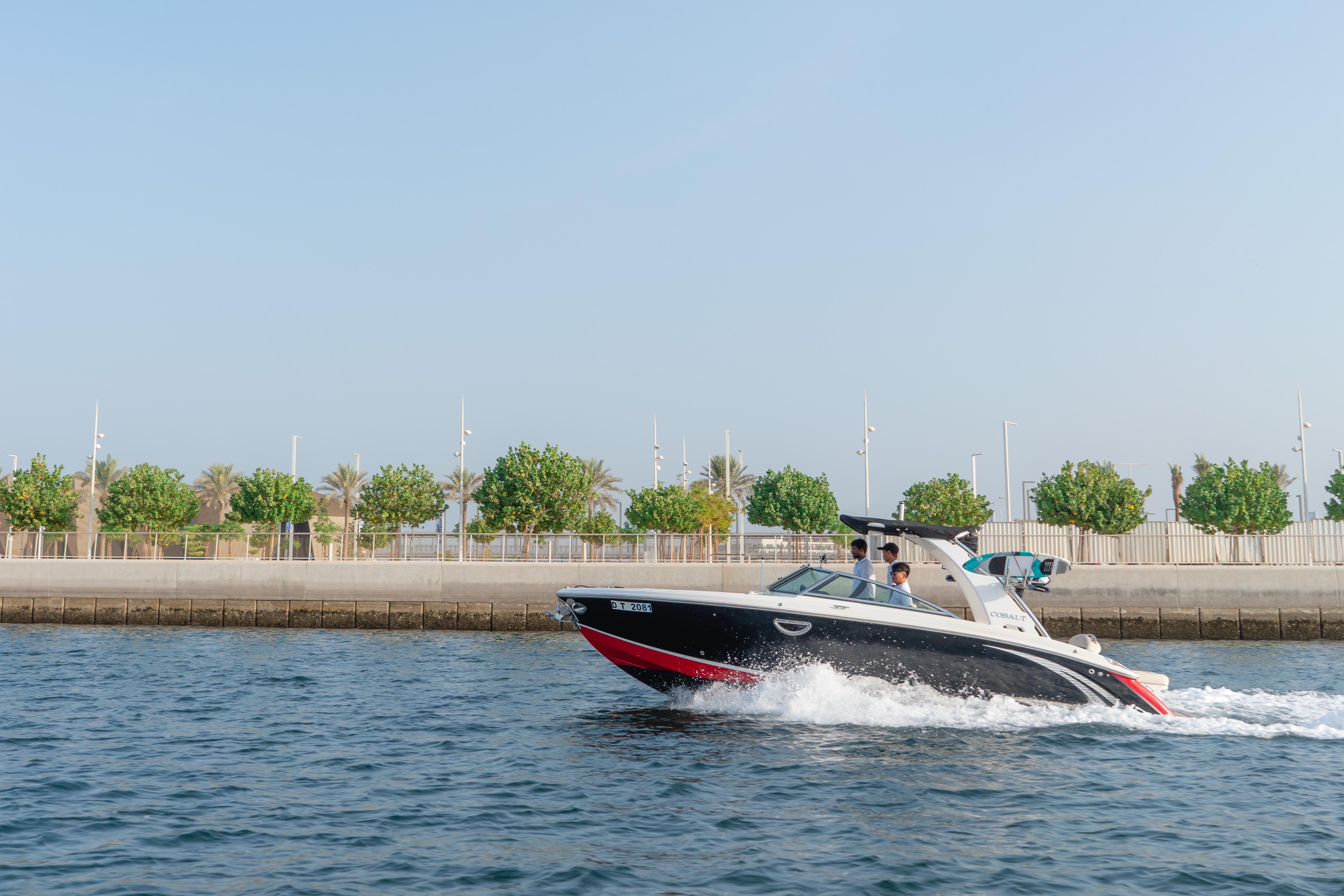 Photo de Dubai Private Yacht Tour dans Dubai : Galerie Photo 3e50j0