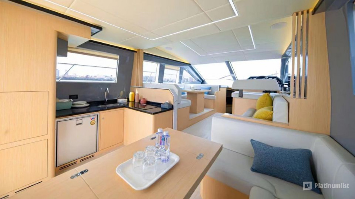 Dubai Private Yacht Tour in Dubai : Galerie de photos zw50jb Dubai Private Yacht Tour in Dubai : Galerie de photos zw50jb