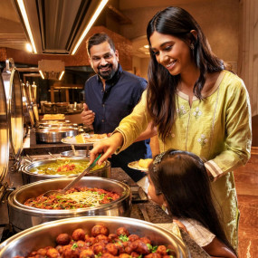 34kb4y استديو الصور :دبي في بوفيه عشاء كاليدوسكوب في أتلانتس النخلة