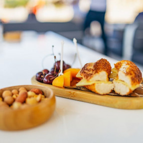 Bosphorus Yacht Cruise with Stopover on Asian Side in Istanbul: Gallery Photo zv5ej8