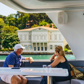 Bosphorus Yacht Cruise with Stopover on Asian Side in Istanbul: Gallery Photo 38v97q