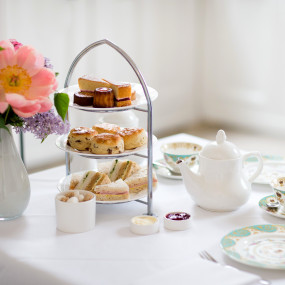 Afternoon Tea at Kensington Palace in London: Gallery Photo 3pe6dy