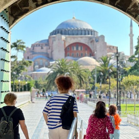 Istanbul: Basilica Cistern, Hagia Sophia, Blue Mosque and Grand Bazaar with Live Guide in Istanbul: Gallery Photo 3y5m0q