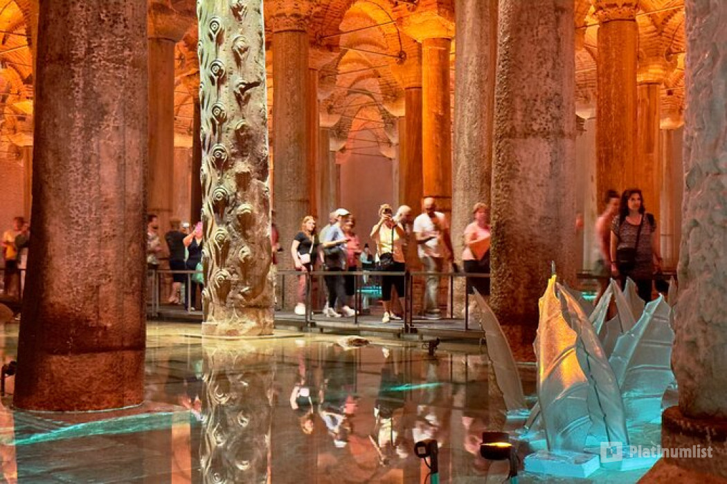 Istanbul: Basilica Cistern, Hagia Sophia, Blue Mosque and Grand Bazaar with Live Guide in Istanbul: Gallery Photo 35d1e4