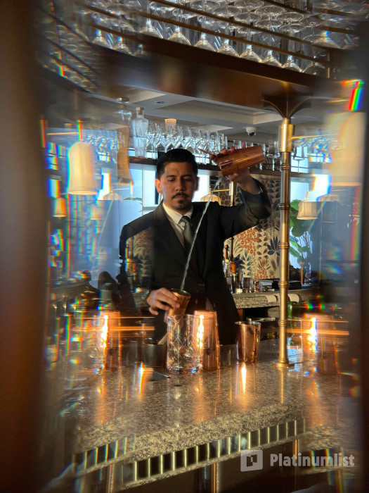 Host Afternoon Tea & Sunset Cocktail at the top of Burj Khalifa in Dubai: Gallery Photo zm4q08 Host Afternoon Tea & Sunset Cocktail at the top of Burj Khalifa in Dubai: Gallery Photo zm4q08