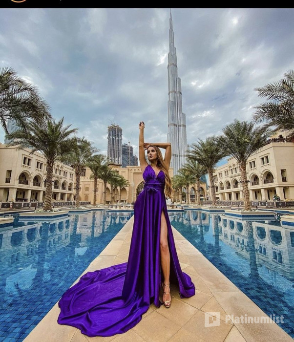 3y5x81 استديو الصور :دبي في جلسة تصوير بفستان طائر في برج خليفة 3y5x81 استديو الصور :دبي في جلسة تصوير بفستان طائر في برج خليفة