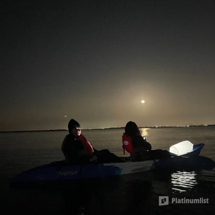 Full moon kayak tour at louvre Abu Dhabi in Abu Dhabi: Gallery Photo n2872r
