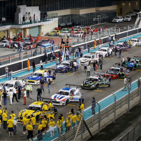 n14mqd استديو الصور :أبوظبي في جولة إرشادية في حلبة ياس مارينا