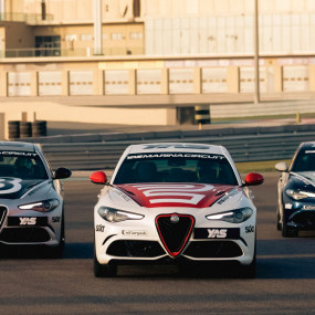 n6b1j1 استديو الصور :أبوظبي في جولة الراكب في حلبة مرسى ياس - سيارة ألفا روميو جوليا كوادريفوليو