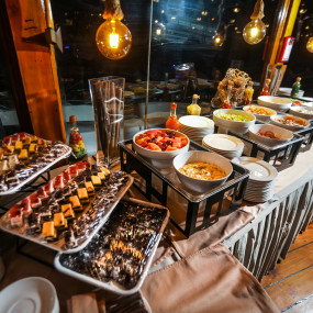 Dinner Cruise In Dubai Marina in Dubai: Gallery Photo 3jk65j Dinner Cruise In Dubai Marina in Dubai: Gallery Photo 3jk65j