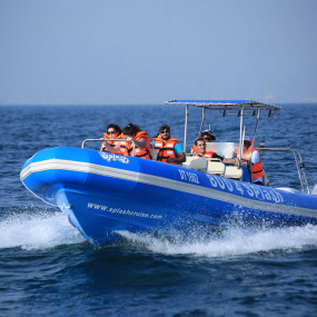 Photo de Speed Boat at Dubai Marina by Splash Tours dans Dubai : Galerie Photo n08qd6