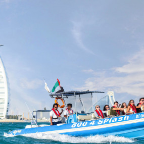 Photo de Speed Boat at Dubai Marina by Splash Tours dans Dubai : Galerie Photo zv5j84